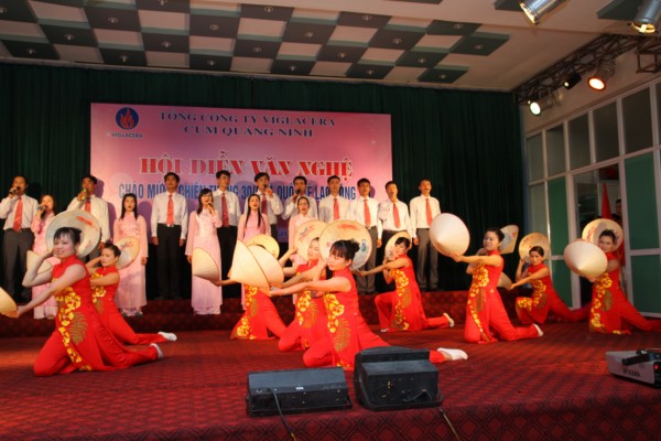 Vòng loại Giải bóng đá nam Viglacera 2012 và Hội thi văn nghệ quần chúng Viglacera năm 2012 tại Cụm Quảng Ninh